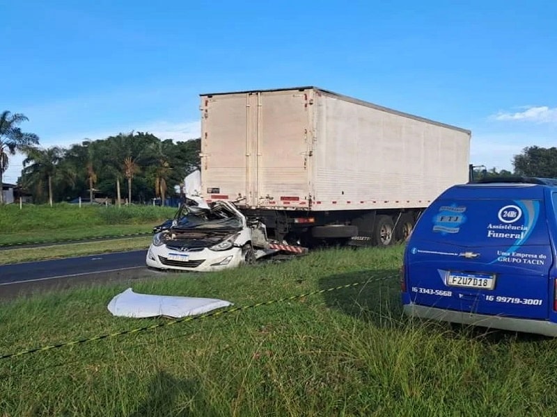 Acidente fatal na Rodovia Washington Luiz em Ibaté