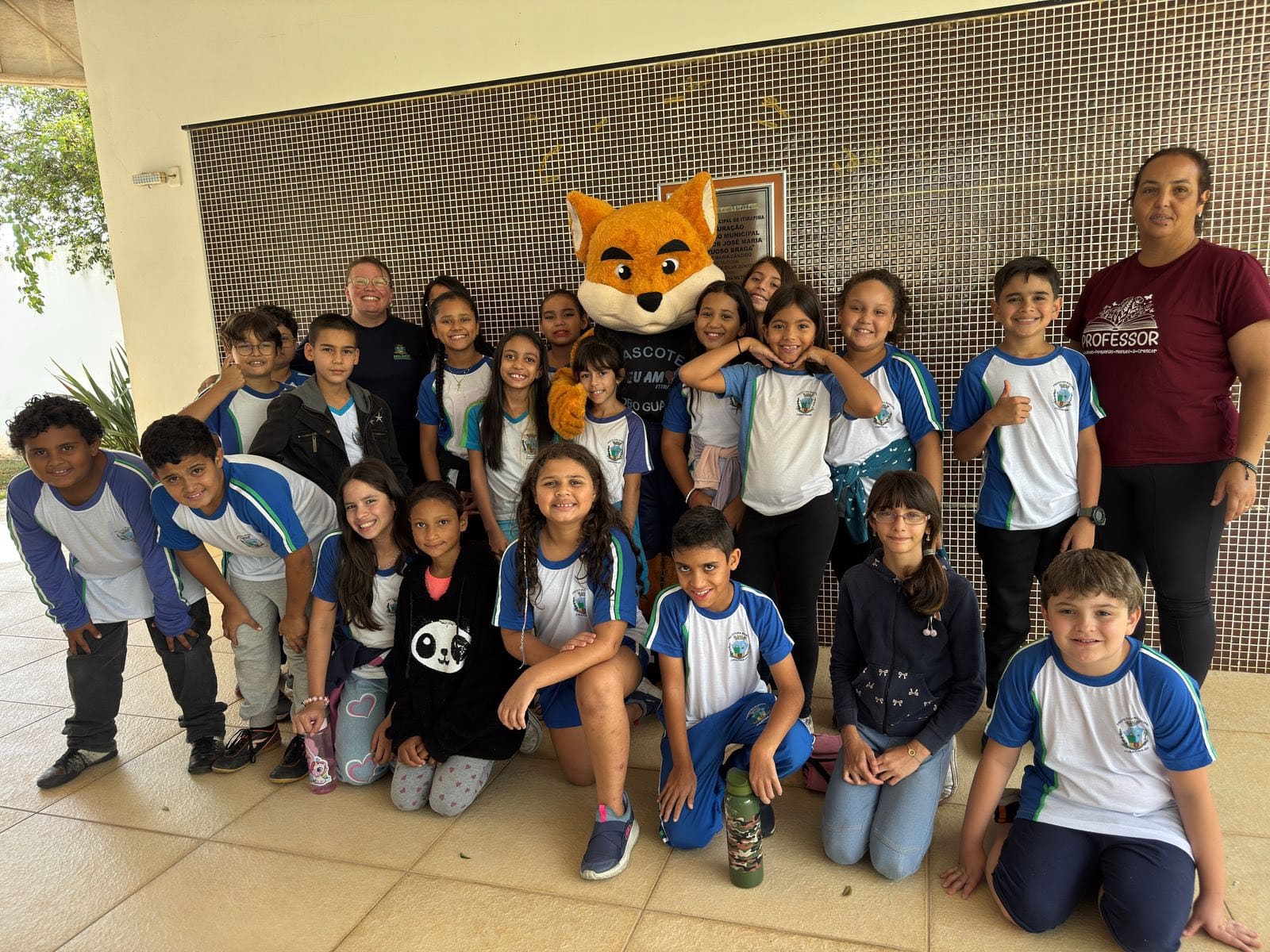 Alunos participam de palestra no Anfiteatro