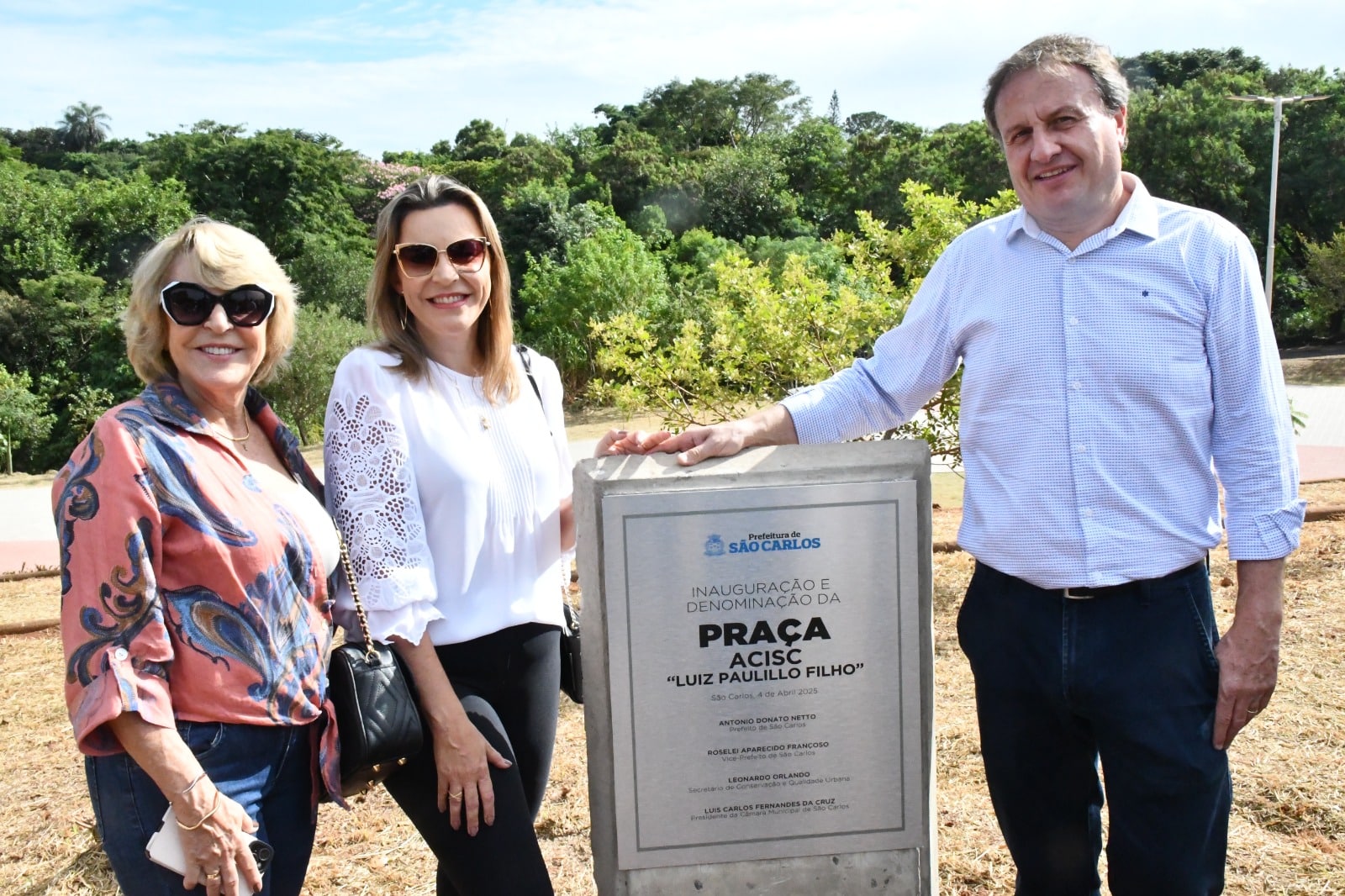 Netto Donato e Ivone Zanquim inauguram Praça da ACISC