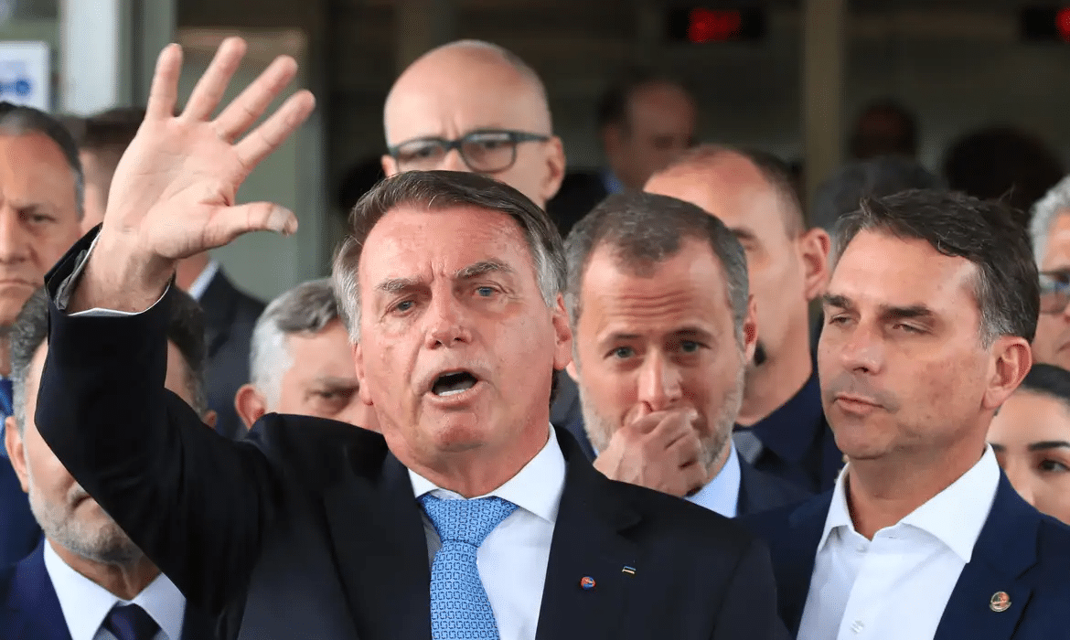 Gonet defende julgamento de Bolsonaro no STF
