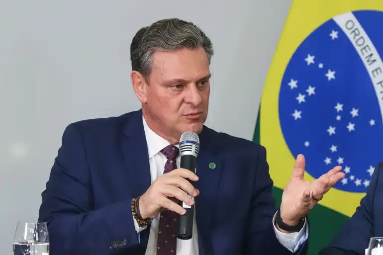 Fávaro apresenta propostas para ampliação