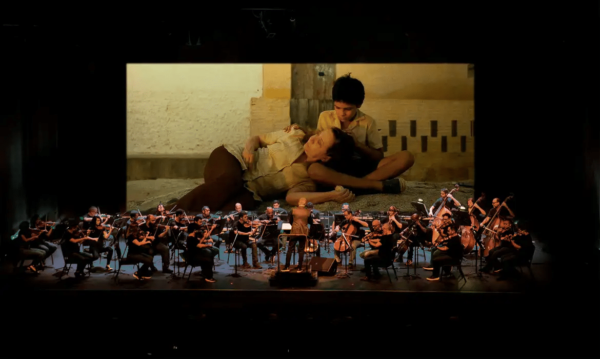 Orquestra no Rio acompanha exibição