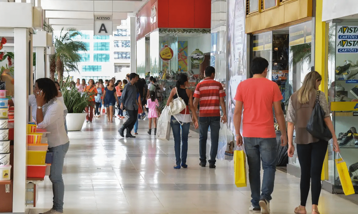Comércio cresce 0,5% em fevereiro
