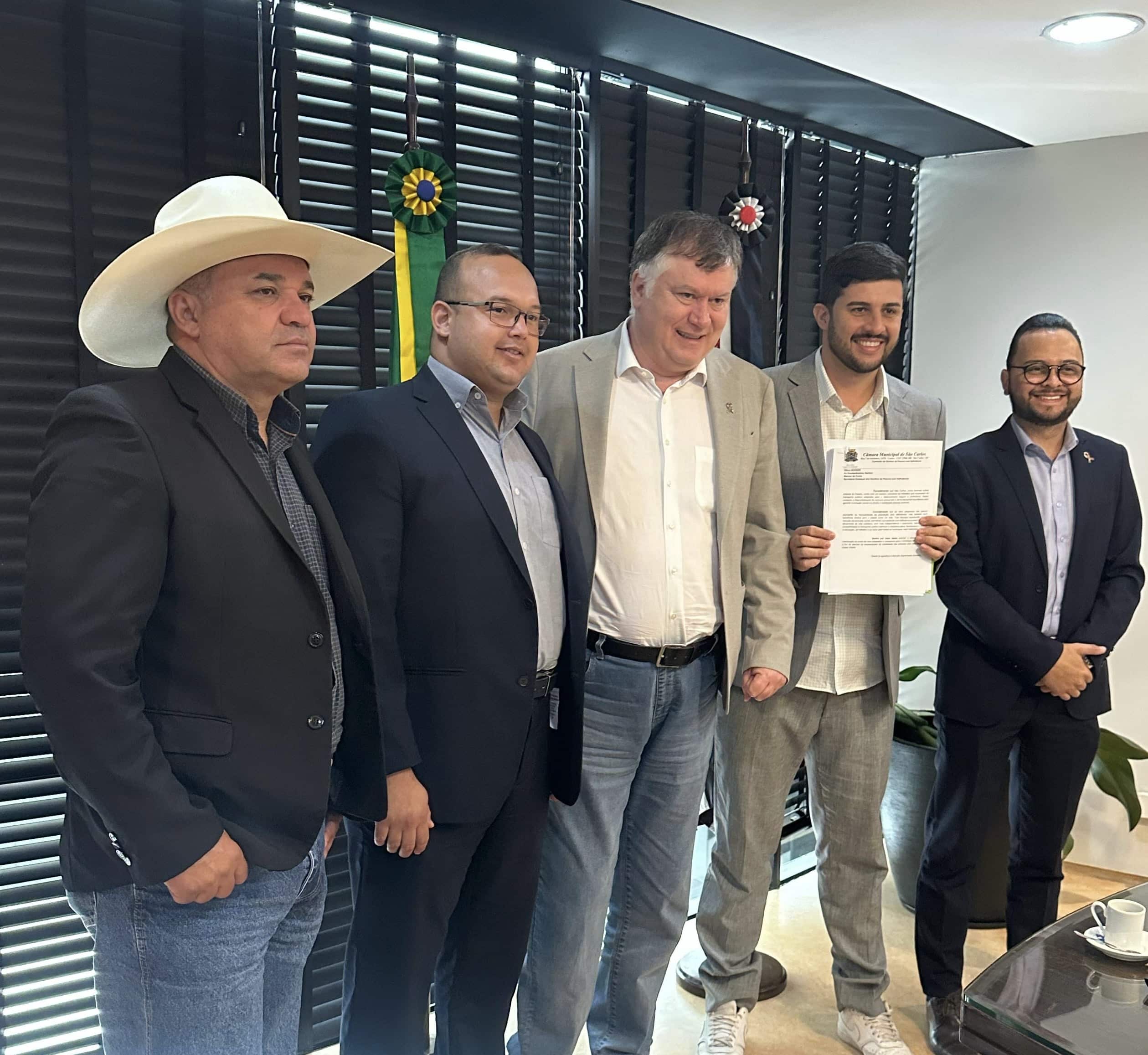 Comissão se reúne com Marcos da Costa