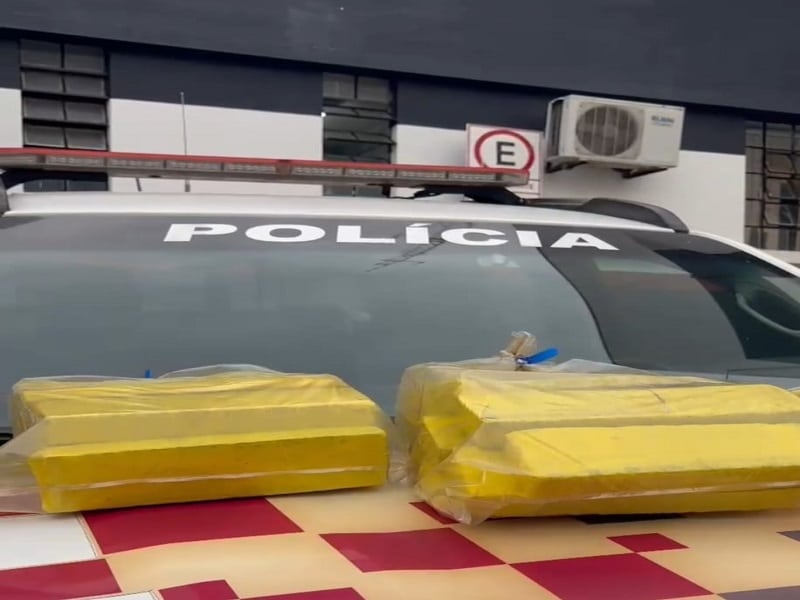 Polícia Militar prende homem com 33 tijolos de maconha