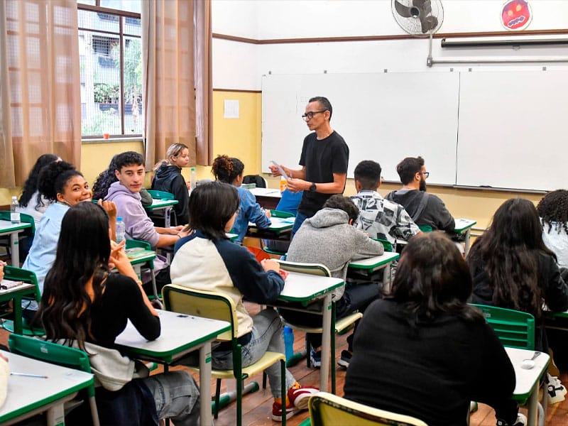 Educação paga R$ 544 milhões em bônus