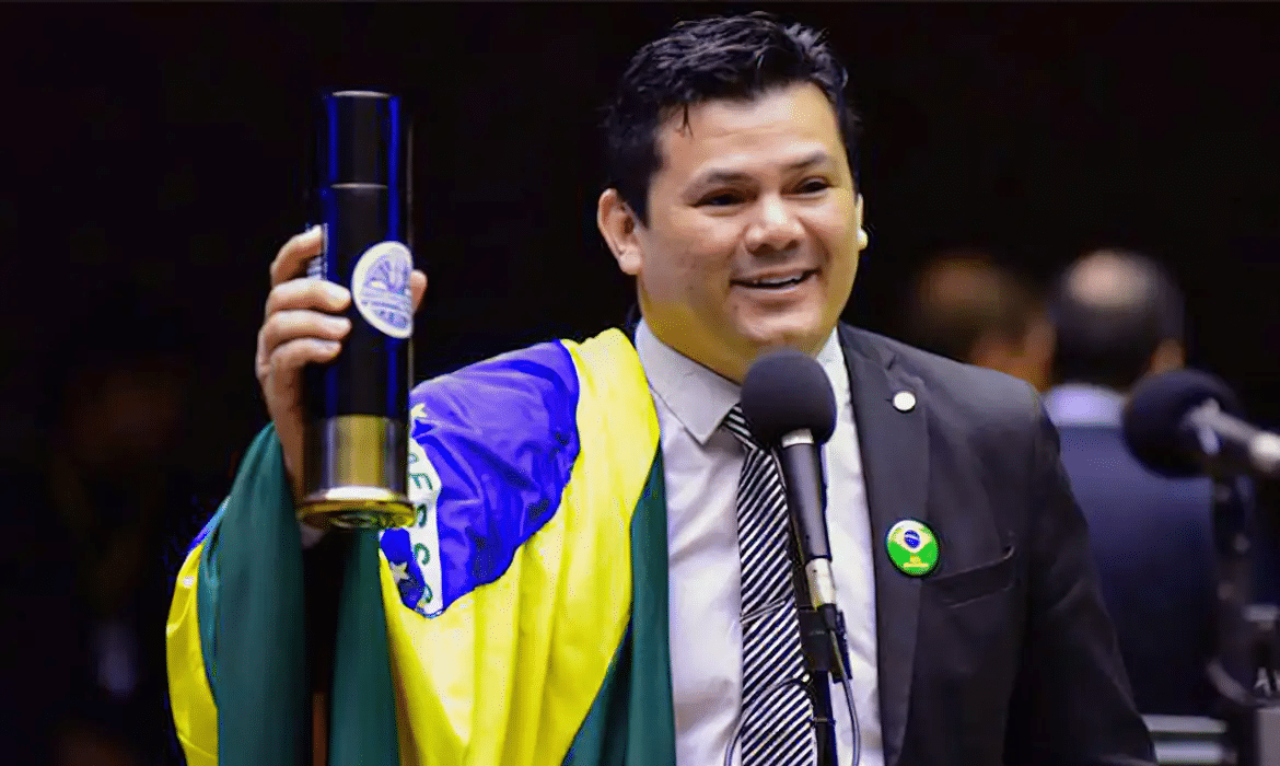 AGU pede investigação de deputado