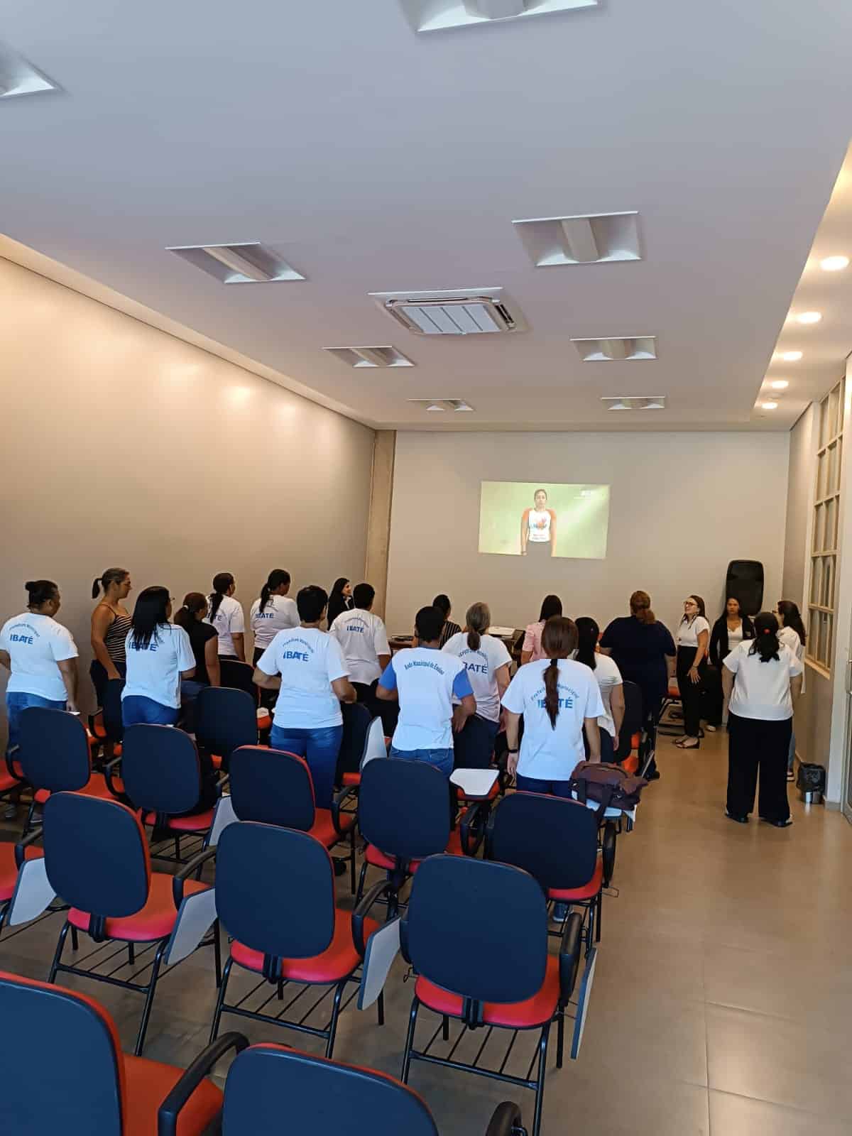 Cozinheiras e merendeiras fazem curso de capacitação