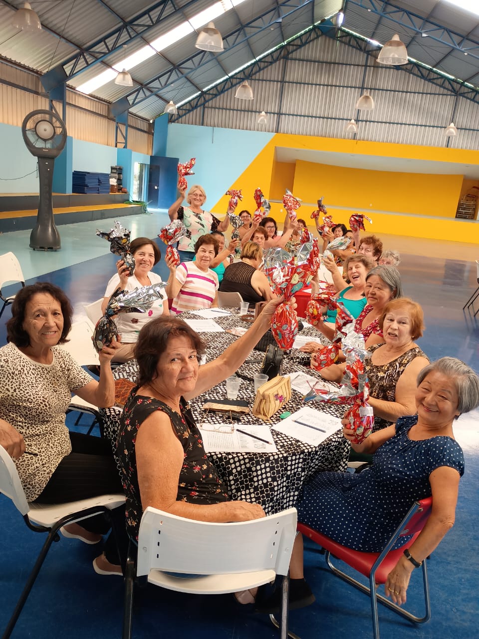Prefeitura entrega ovos de Páscoa