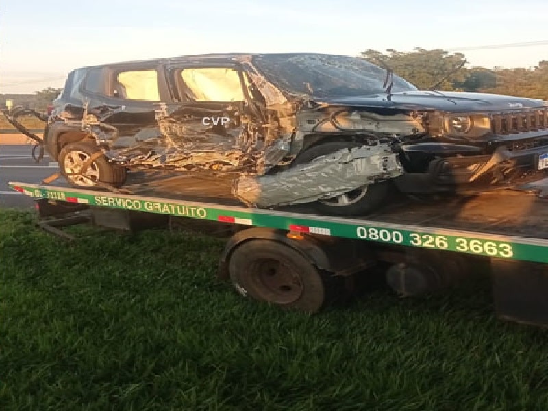 Capotamento na Washington Luís deixa casal ferido em São Carlos