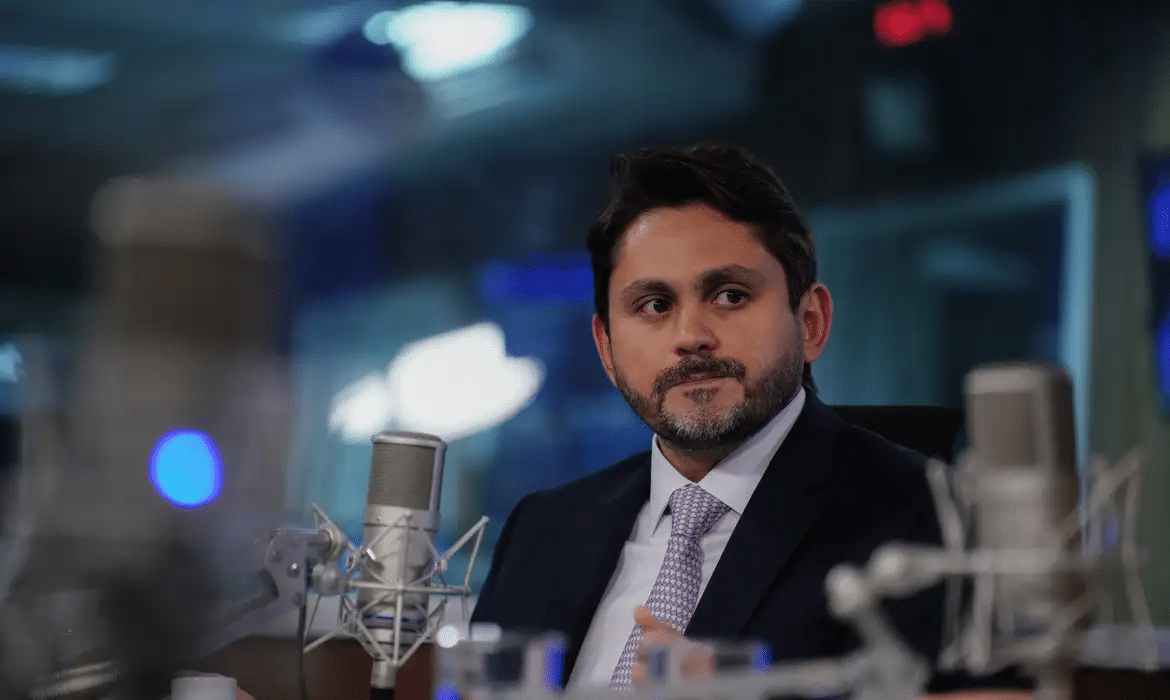Juscelino pedirá demissão após ser denunciado ao STF por desvio de emendas