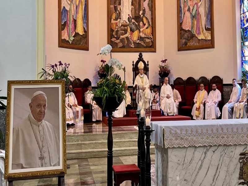 Dom Luiz Carlos Dias celebra missa em sufrágio do Papa Francisco