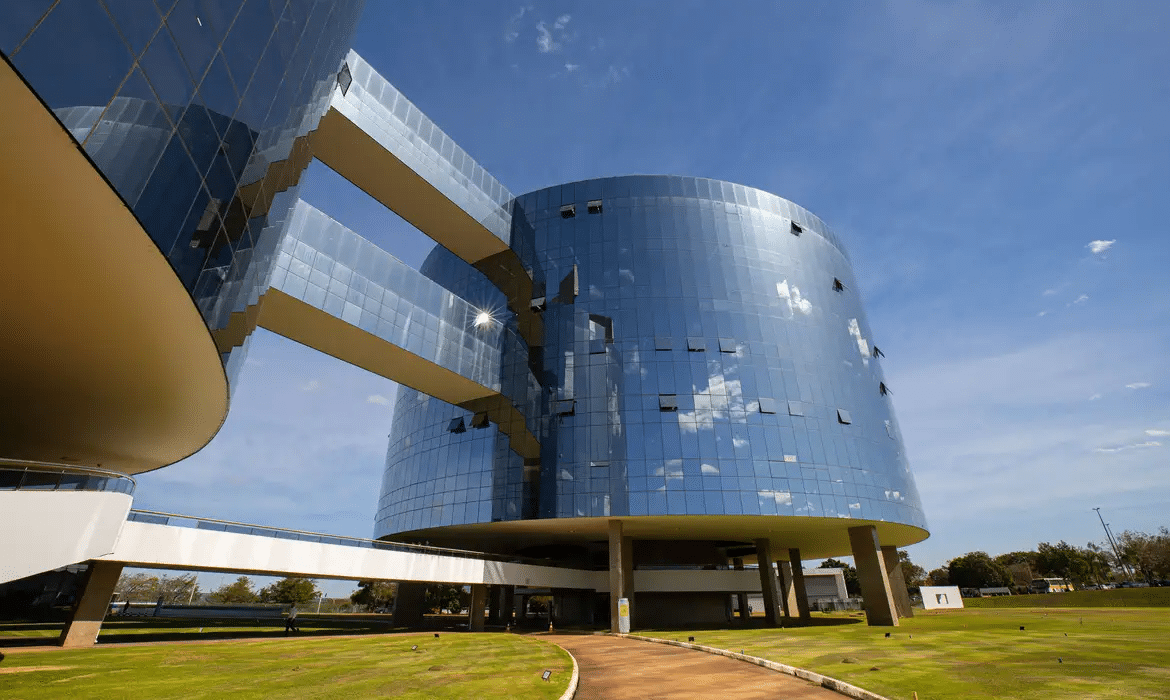 MPF questiona veto a terapia hormonal