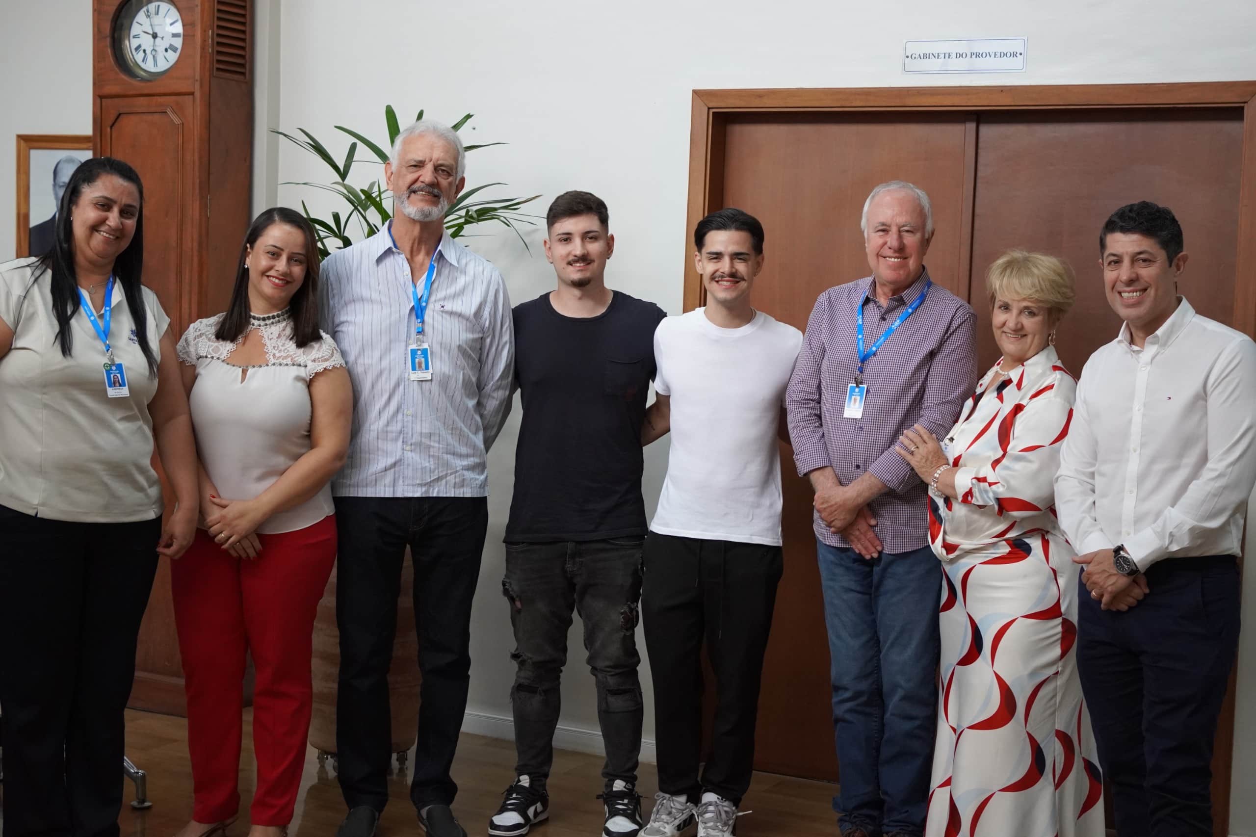 Pizzaria Tomate Cru doa R$ 5 mil a Santa Casa