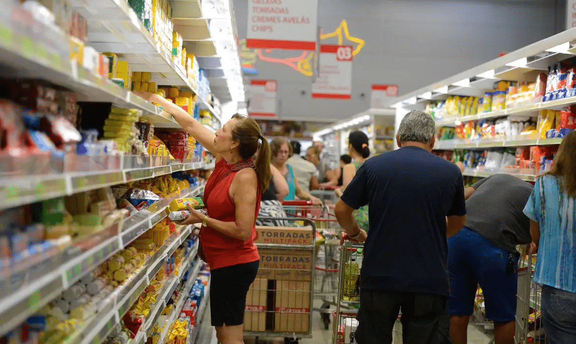 Mercado eleva previsão do PIB
